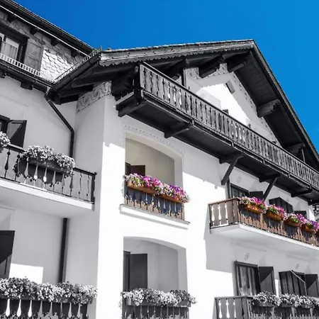 Giardino Ξενοδοχείο 3*